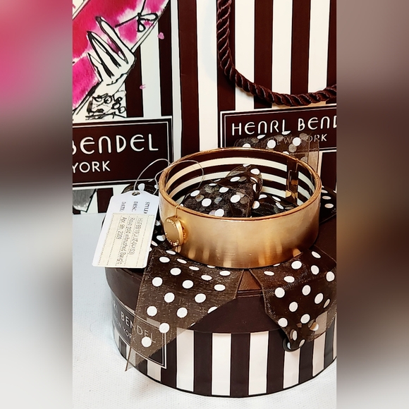 henri bendel Jewelry - Henri bendel sample rose gold bangle